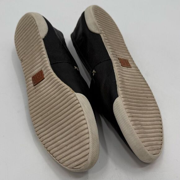 Frye Melanie Leather Slip On Shoes in Black | Size 8M